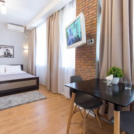 Modern Studio Beside Metro Yaroslava Mudroho, Universytet - Chernyshevska Str 95-7 คาร์คิฟ ภายนอก รูปภาพ