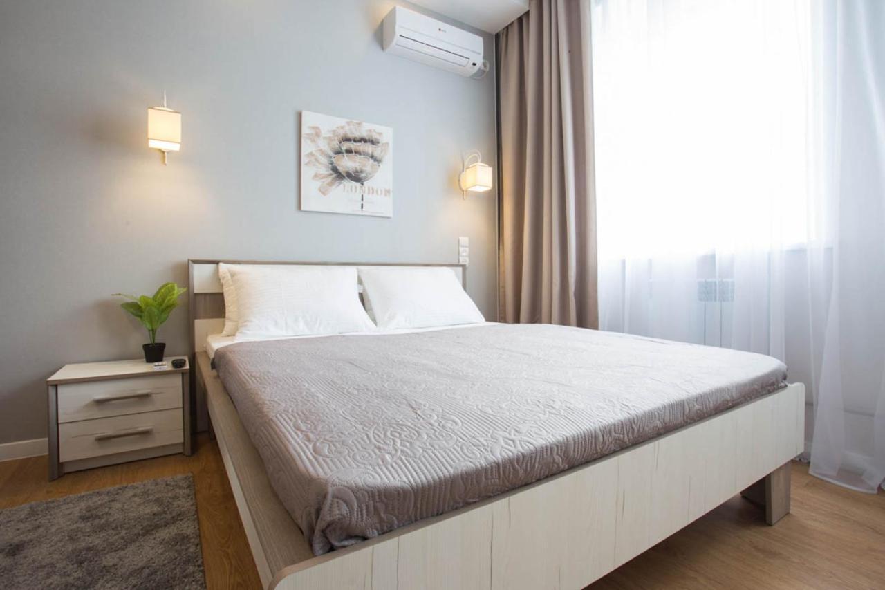 Modern Studio Beside Metro Yaroslava Mudroho, Universytet - Chernyshevska Str 95-7 คาร์คิฟ ภายนอก รูปภาพ