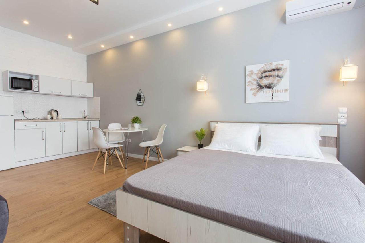 Modern Studio Beside Metro Yaroslava Mudroho, Universytet - Chernyshevska Str 95-7 คาร์คิฟ ภายนอก รูปภาพ