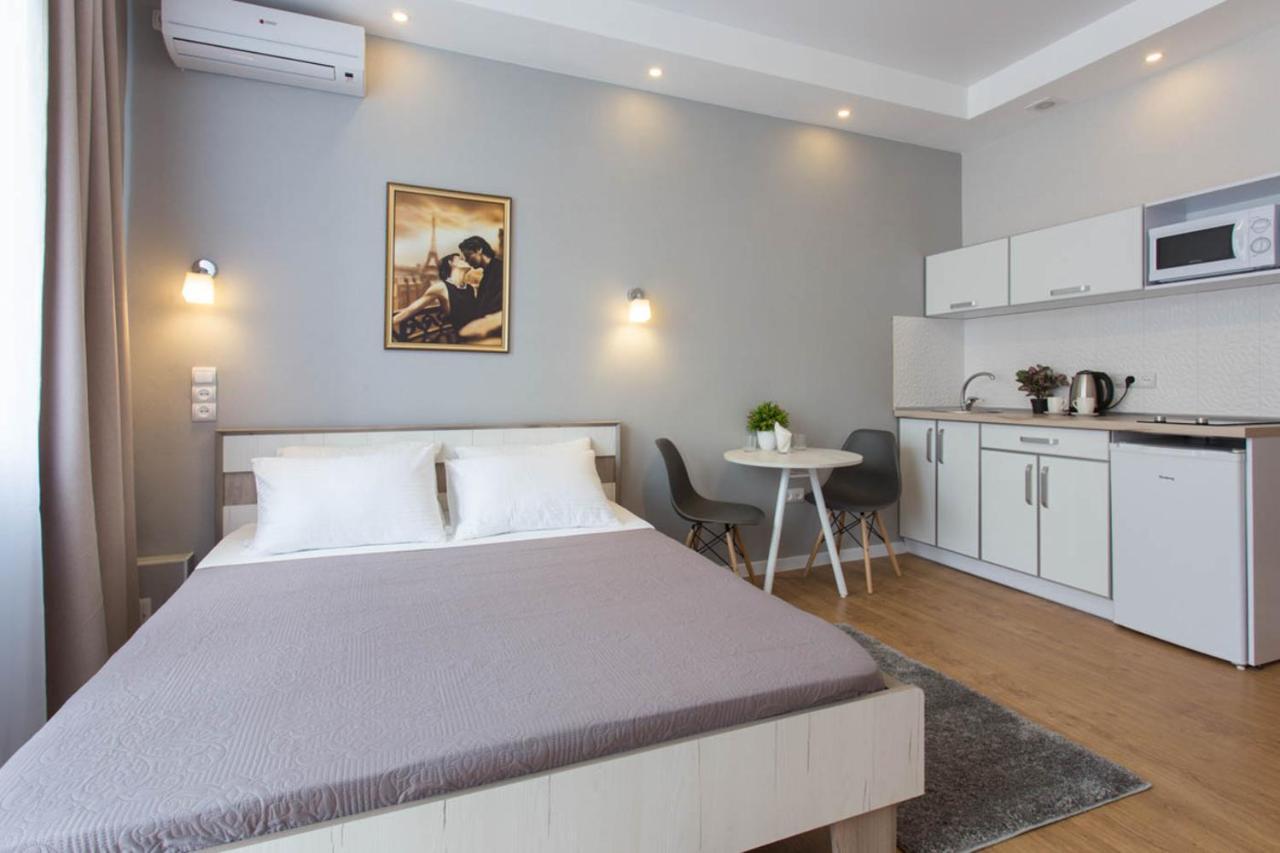 Modern Studio Beside Metro Yaroslava Mudroho, Universytet - Chernyshevska Str 95-7 คาร์คิฟ ภายนอก รูปภาพ
