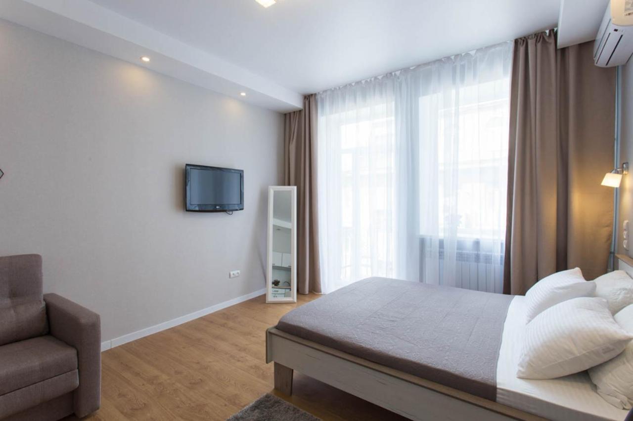 Modern Studio Beside Metro Yaroslava Mudroho, Universytet - Chernyshevska Str 95-7 คาร์คิฟ ภายนอก รูปภาพ