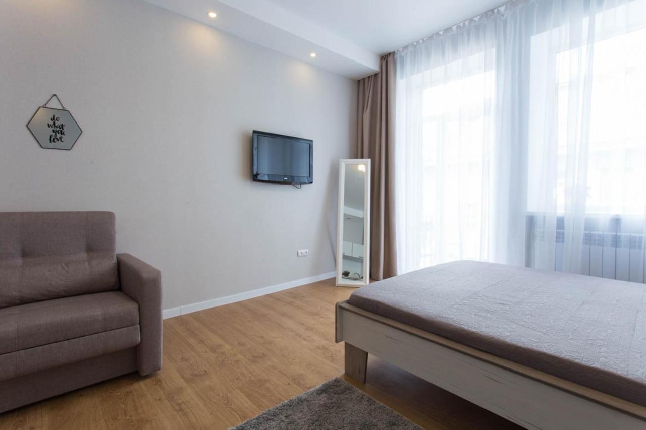 Modern Studio Beside Metro Yaroslava Mudroho, Universytet - Chernyshevska Str 95-7 คาร์คิฟ ภายนอก รูปภาพ