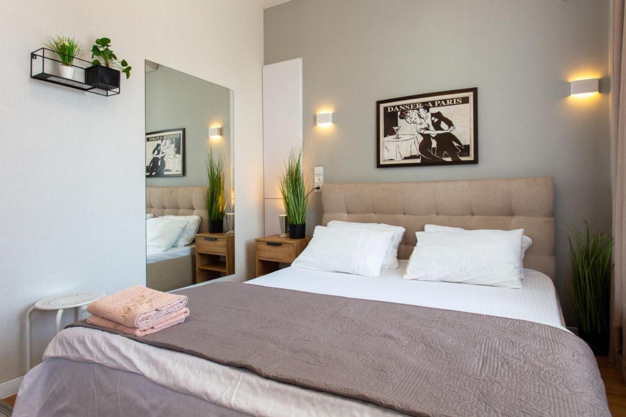 Modern Studio Beside Metro Yaroslava Mudroho, Universytet - Chernyshevska Str 95-7 คาร์คิฟ ภายนอก รูปภาพ